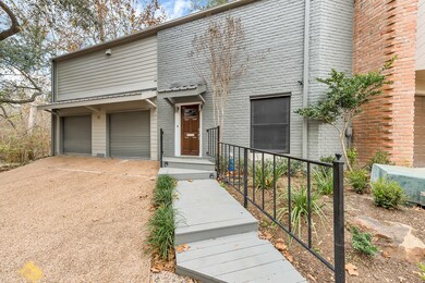 55 Legend Ln, Houston, TX 77024 - photo 2