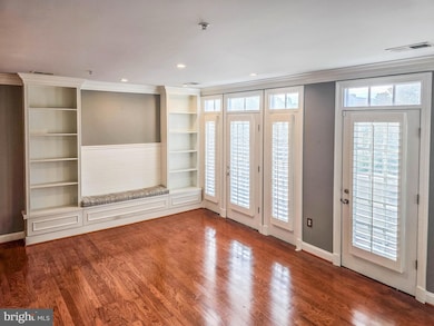 Abingdon Row Condominium unit 302, Alexandria, VA 22314 - photo 2