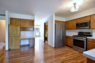 809 Biltmore Ct, Naperville, IL 60563 - photo 6