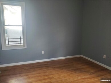64 Schuyler Ave unit 2, Newark, NJ 07112 - photo 3