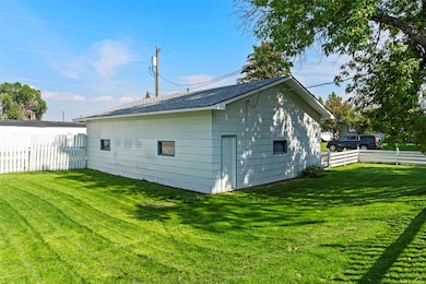 427 S Spruce St, Townsend, MT 59644 - photo 4