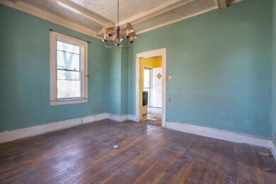 11_2426 Summit St-4