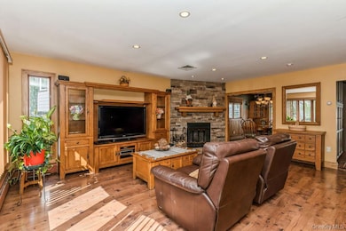 105 Howell St, Bellmore, NY 11710 - photo 6