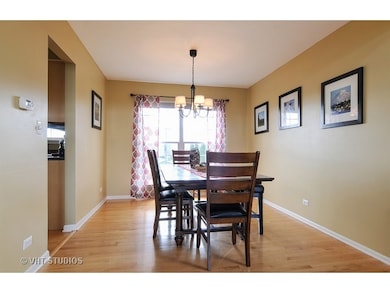 50 White Oak Dr unit 1, North Aurora, IL 60542 - photo 4