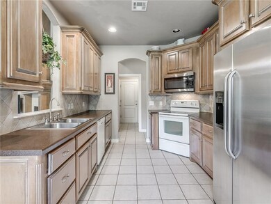 2111 Wagon Trail Blvd, Harrah, OK 73045 - photo 7