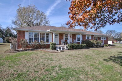802 Castle Heights Ave, Lebanon, TN 37087 - photo 2