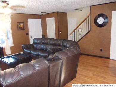 48 Arrowood Ct unit 608, Staten Island, NY 10309 - photo 2