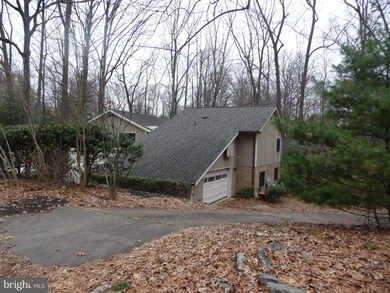 2403 Sugarberry Ct, Reston, VA 20191 - photo 4