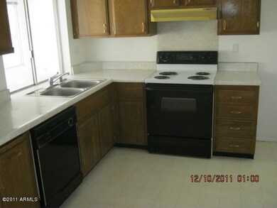 13801 N Newcastle Dr, Sun City, AZ 85351 - photo 5