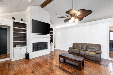 1209 Schumac Ln, Bedford, TX 76022 - photo 7