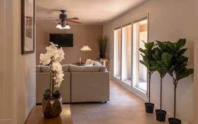 2 FOYER 1_3981