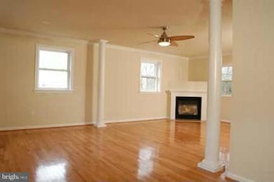 1113 Cottage St SW, Vienna, VA 22180 - photo 4