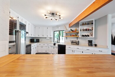 864 Peco Rd, Grants Pass, OR 97526 - photo 4