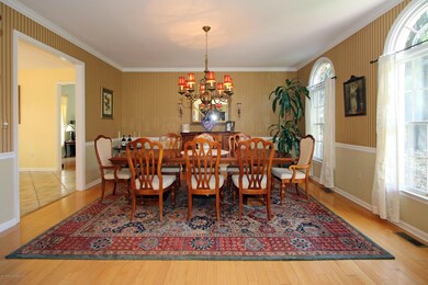 Formal dining roomom