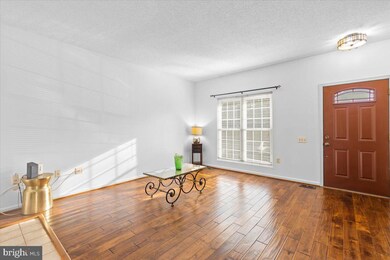 7218 Parsons Ct, Alexandria, VA 22306 - photo 2