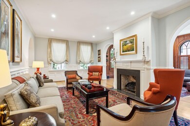 149 S Battery Living Area