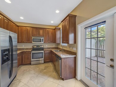 179 E Bay Circle - Living Room