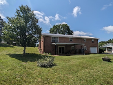 61 Sunset Dr