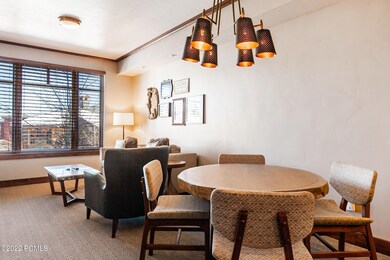 5_Living-Room_high_3826892