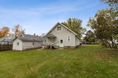 815 N 4th Ave E, Newton, IA 50208 - photo 2