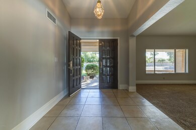 002_Foyer