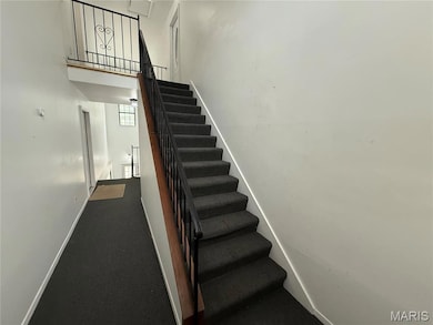 Upper unit that has been TOTALLY UPDATED!