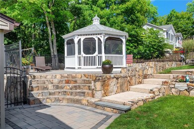 6 Meadow Ct, Smithfield, RI 02917 - photo 2