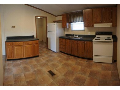 357 Woodlyn Rd, Johnson City, TN 37601 - photo 3