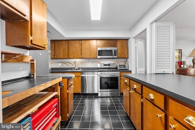 110 Cross Keys Rd unit F, Baltimore, MD 21210 - photo 6