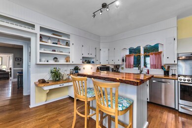 42 Thatcher Street, Thomaston