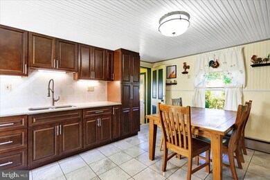 2839 Kutztown Rd, Reading, PA 19605 - photo 3