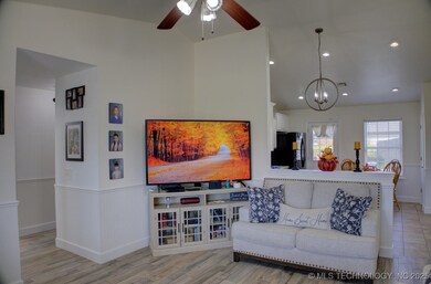 1002 W 24th St N, Claremore, OK 74017 - photo 6