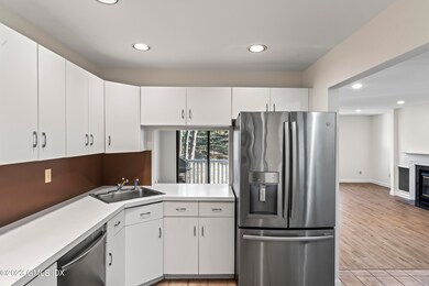 45 Ettl Ln unit 101, Greenwich, CT 06831 - photo 7