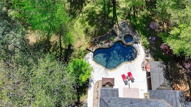 Birds eye view of property