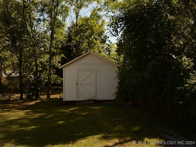 311 W Oak St, Skiatook, OK 74070 - photo 6