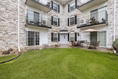 5-Exterior_125 University Dr S, Unit 109