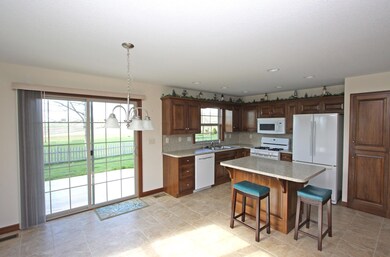 765 Royal Cir, Howard, OH 43028 - photo 6