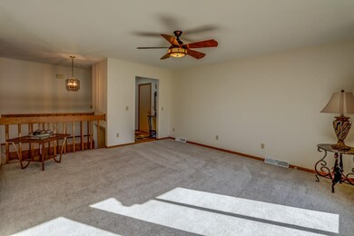 7265 Squire Cir, Middleton, WI 53562 - photo 3