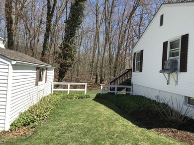 11 Batten St, Webster, MA 01570 - photo 5