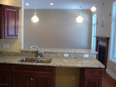 117 Victoria Cir, Jefferson Township, PA 18436 - photo 2