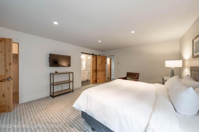 Primary Suite2