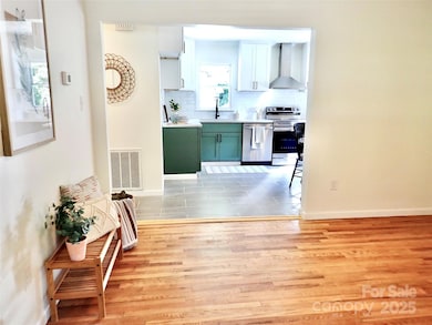 3921 Lake Rd, Charlotte, NC 28269 - photo 7