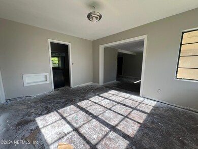 1288 Peacefield Dr, Jacksonville, FL 32205 - photo 4