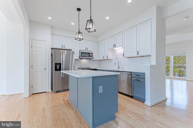 13510 Avonmore Dr, Herndon, VA 20171 - photo 3