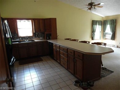 Kitchen/Dining Area
