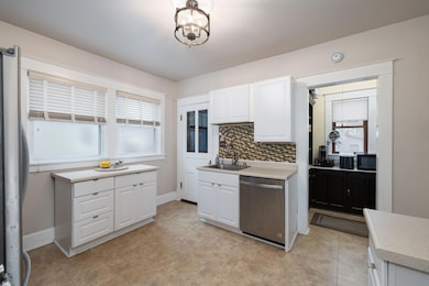 527 15th St S, La Crosse, WI 54601 - photo 5