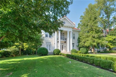 Very desirable location, minutes to Downtown Nashville, all majour hospitals, Green Hills, West End Business District. Location !