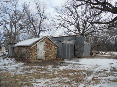 12452 Kenneth Price Rd, Elm Springs, AR 72762 - photo 3