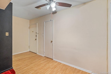 Bay Ter Co-Op unit 6D, Bayside, NY 11360 - photo 6