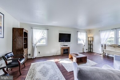 12025 Dove Cir, Laurel, MD 20708 - photo 7